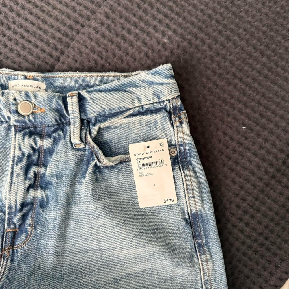 Good American Skate Jeans - Picture 3 of 10